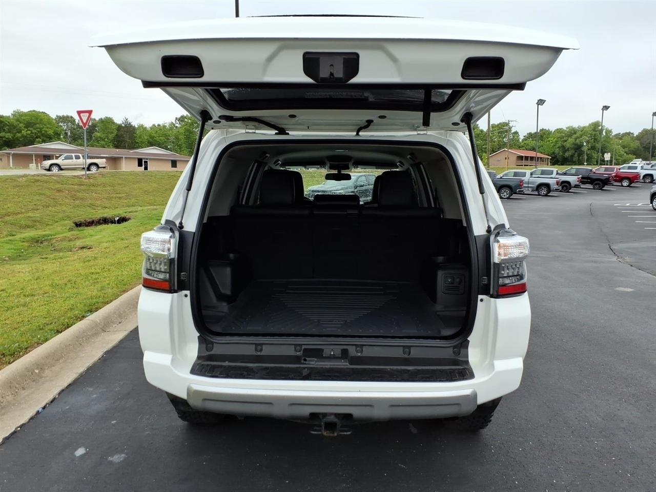 Toyota 4Runner TRD Off Road Premium 4WD (Natl) 2018
