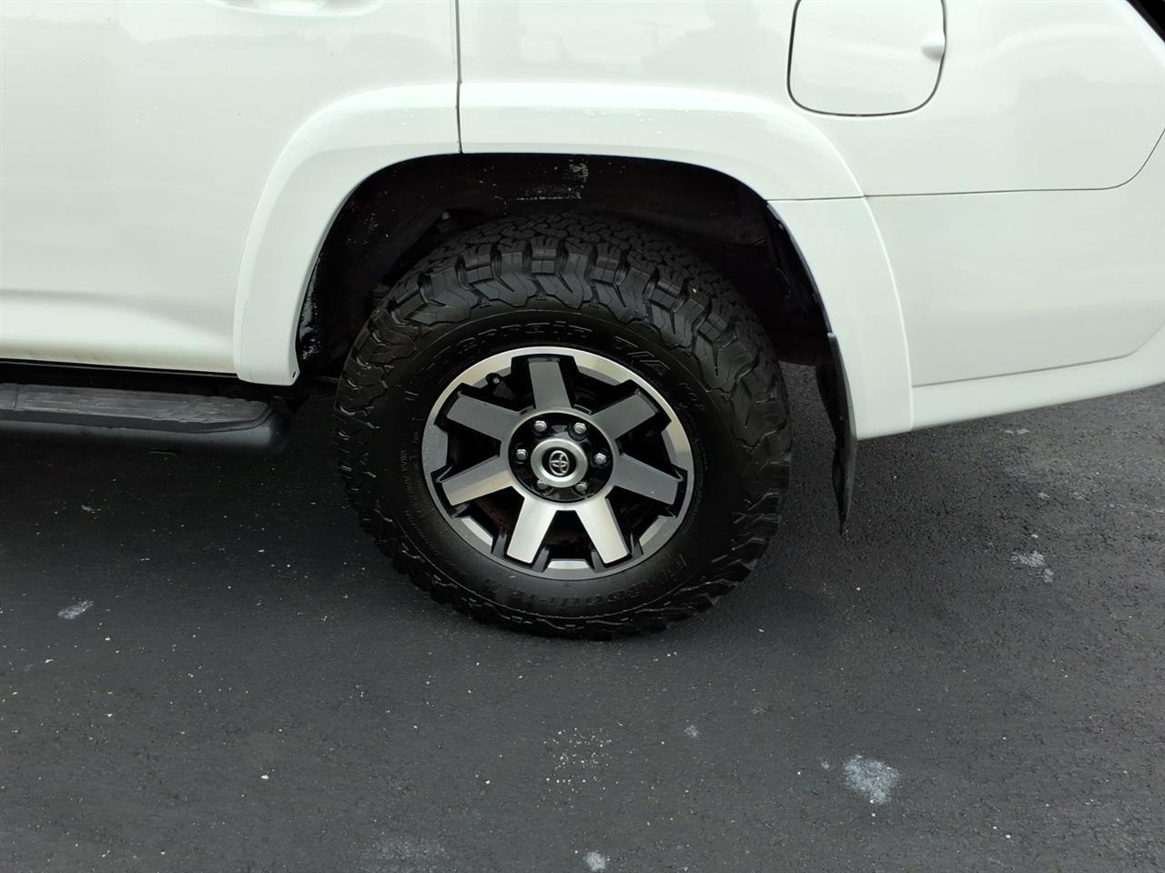 Toyota 4Runner TRD Off Road Premium 4WD (Natl) 2018