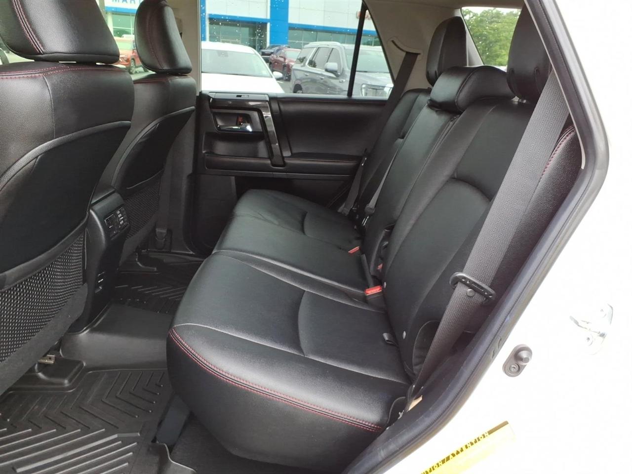 Toyota 4Runner TRD Off Road Premium 4WD (Natl) 2018