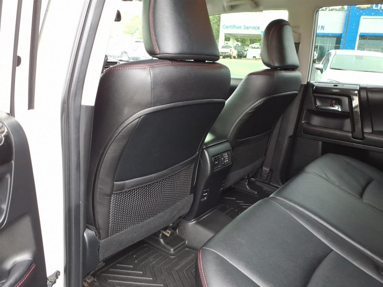 Toyota 4Runner TRD Off Road Premium 4WD (Natl) 2018