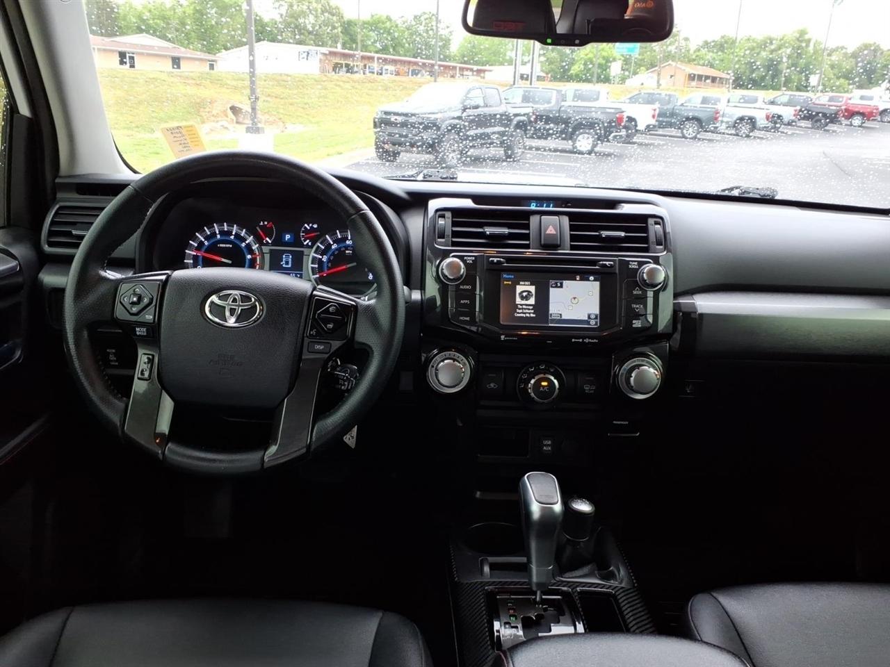 Toyota 4Runner TRD Off Road Premium 4WD (Natl) 2018