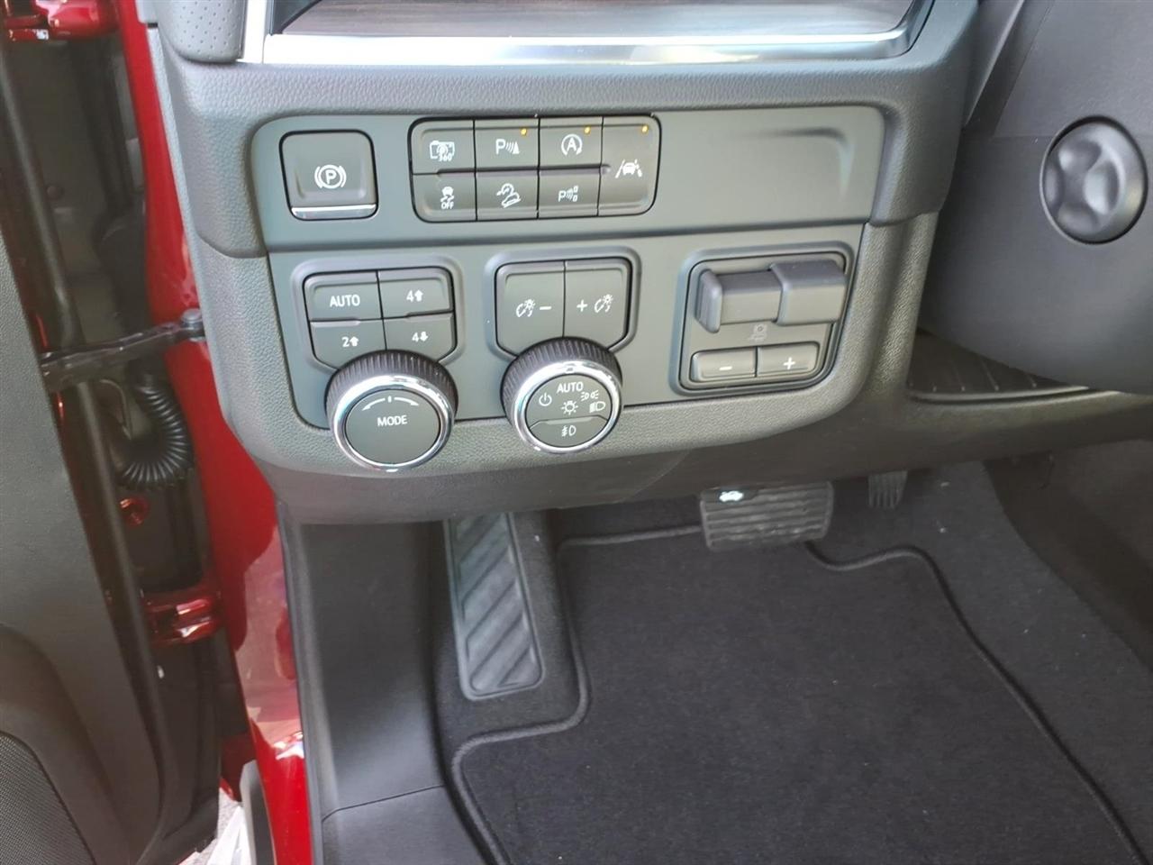 Chevrolet Tahoe 4WD 4dr Premier 2026