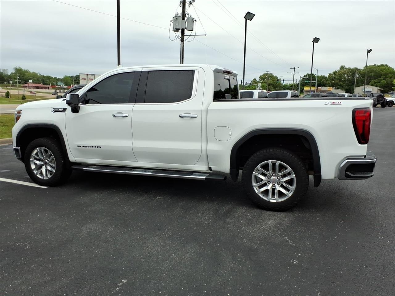GMC Sierra 1500 4WD Crew Cab 147" SLT 2020