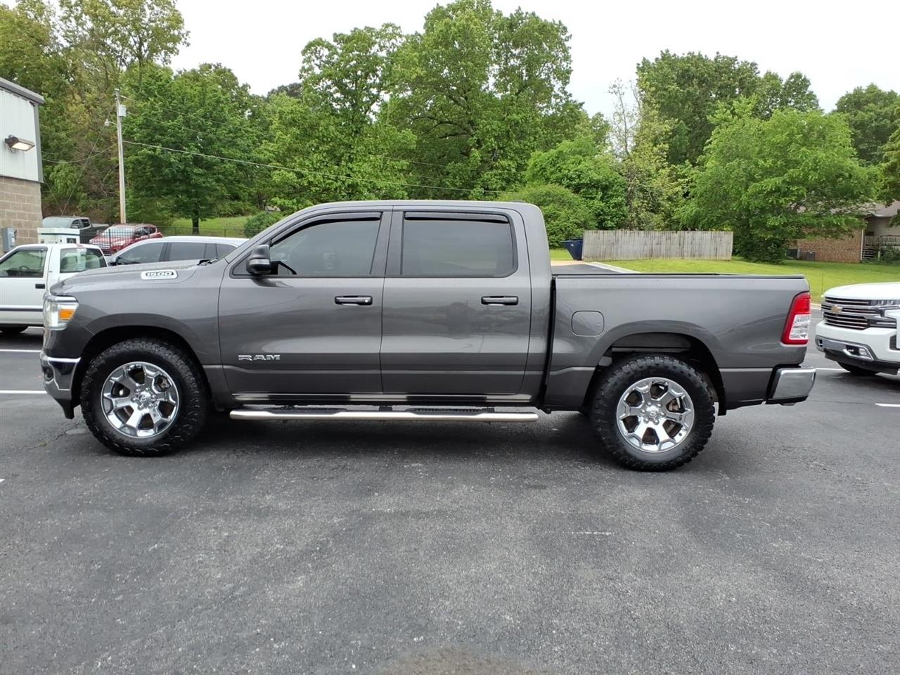 RAM 1500 Big Horn 4x4 Crew Cab 5'7" Box 2022