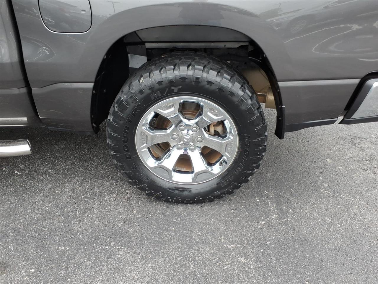 RAM 1500 Big Horn 4x4 Crew Cab 5'7" Box 2022