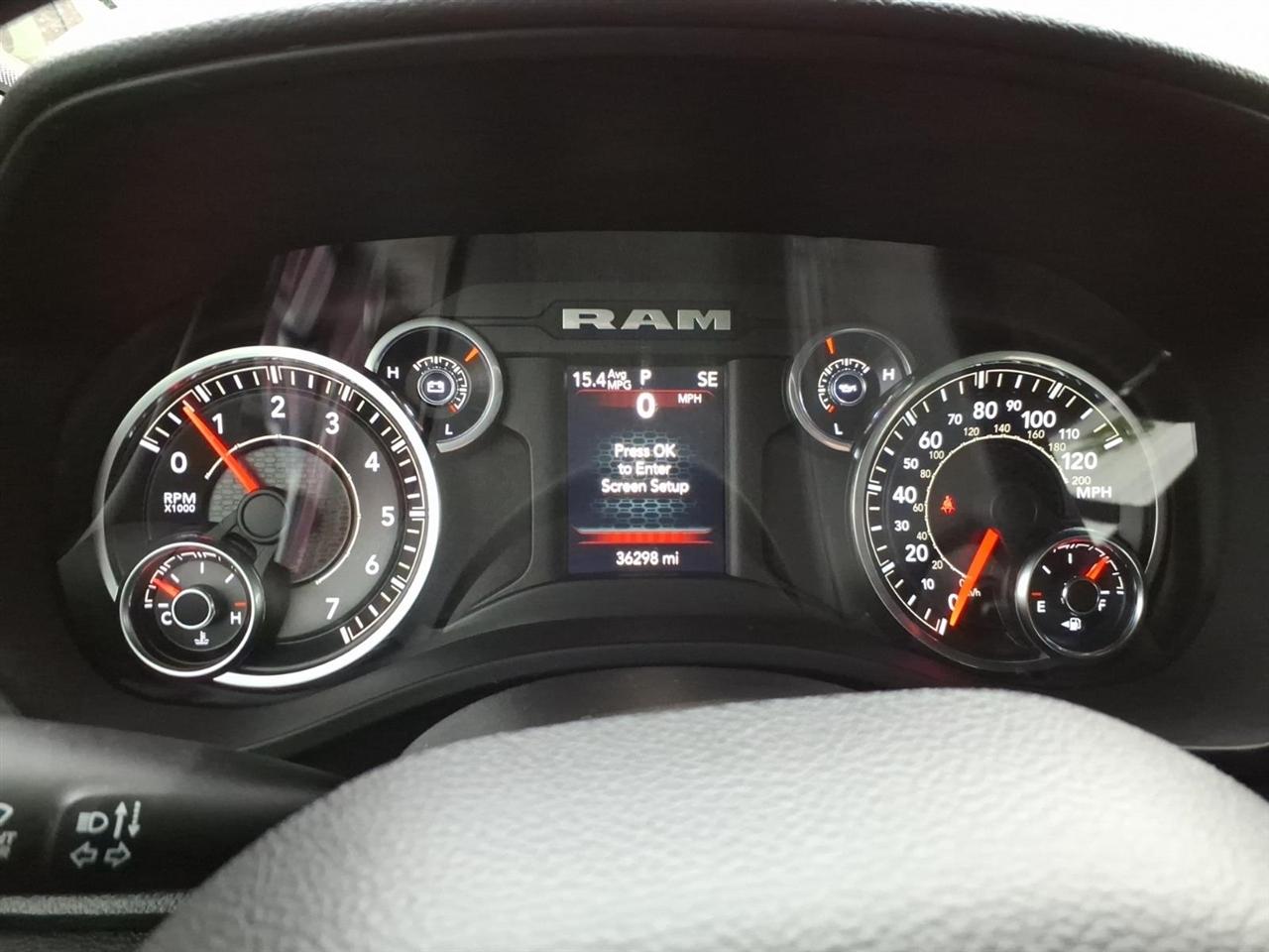 RAM 1500 Big Horn 4x4 Crew Cab 5'7" Box 2022