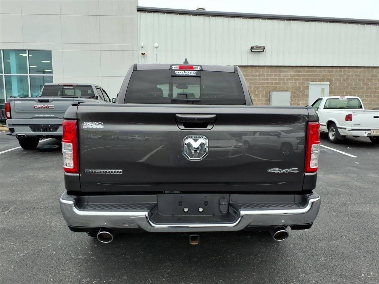 RAM 1500 Big Horn 4x4 Crew Cab 5'7" Box 2022