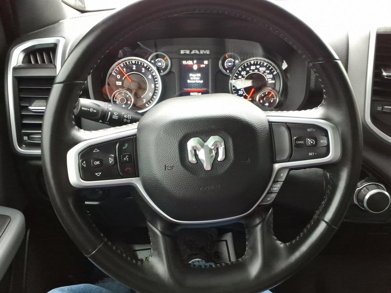 RAM 1500 Big Horn 4x4 Crew Cab 5'7" Box 2022