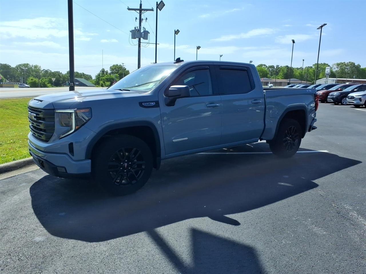 GMC Sierra 1500 4WD Crew Cab 147" Elevation w/3SB 2024