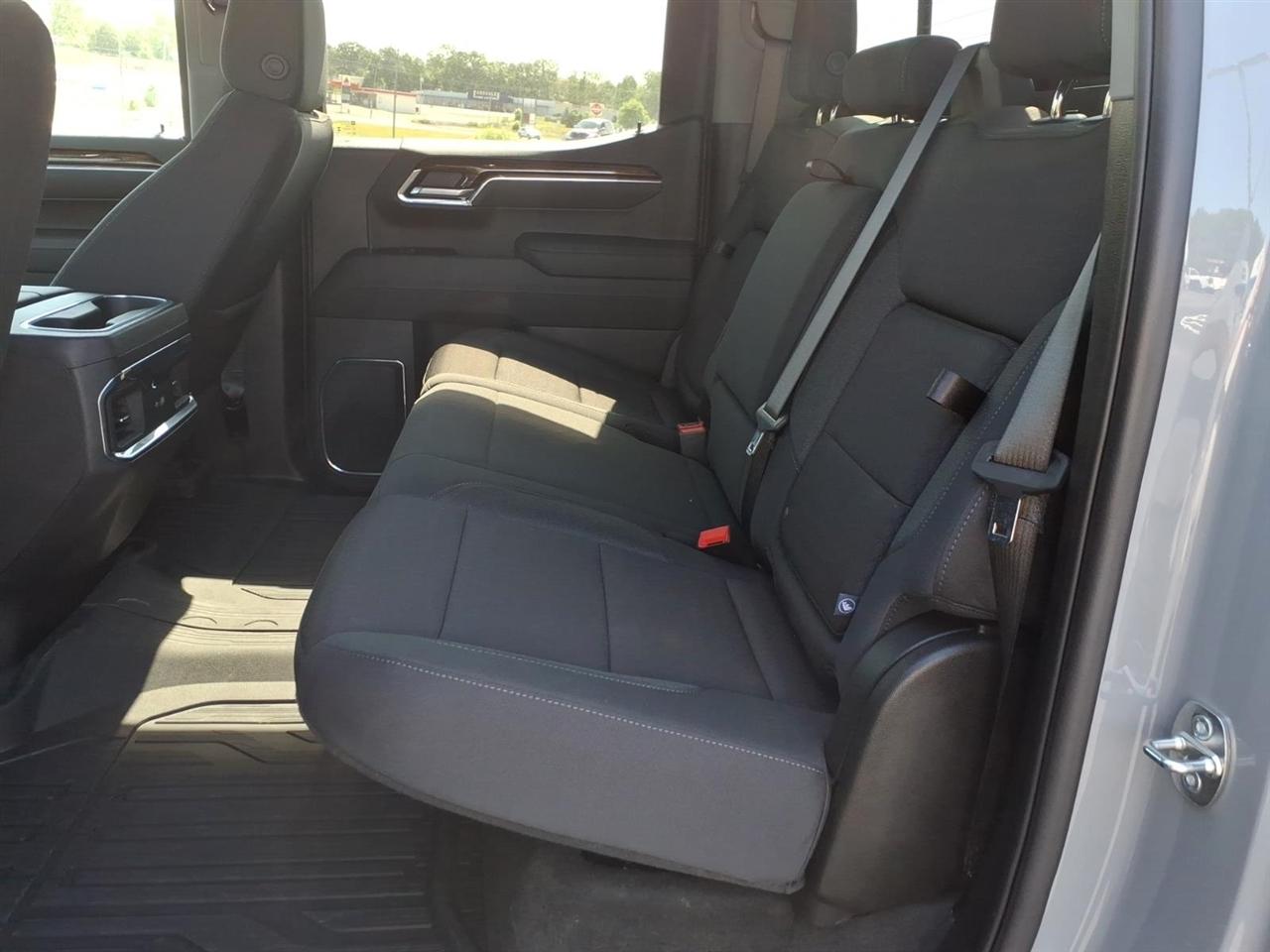 GMC Sierra 1500 4WD Crew Cab 147" Elevation w/3SB 2024