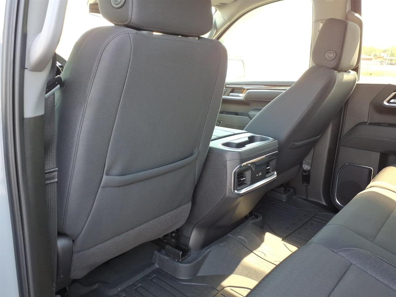 GMC Sierra 1500 4WD Crew Cab 147" Elevation w/3SB 2024