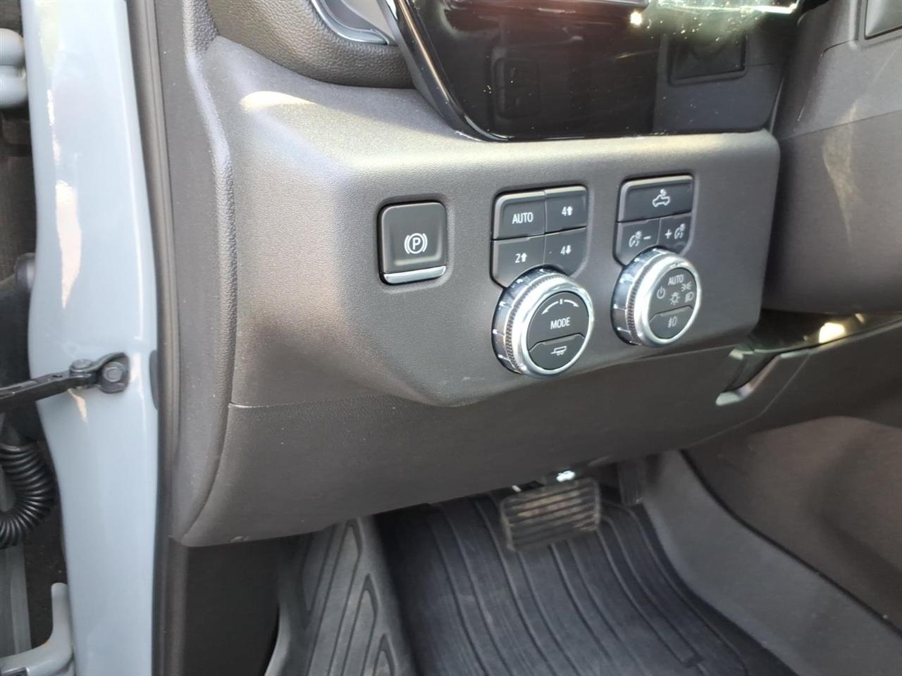 GMC Sierra 1500 4WD Crew Cab 147" Elevation w/3SB 2024