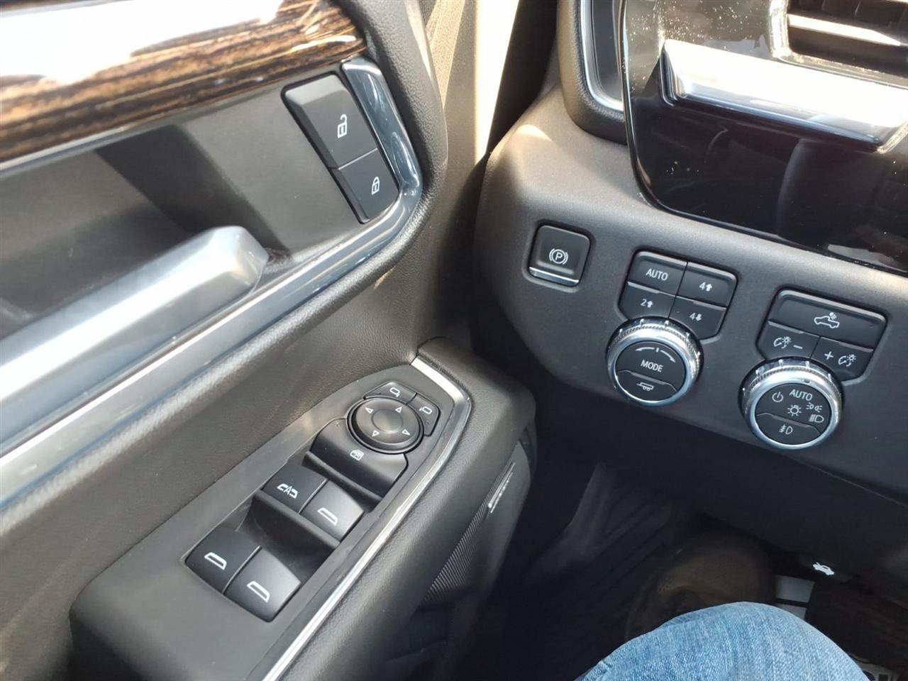 GMC Sierra 1500 4WD Crew Cab 147" Elevation w/3SB 2024