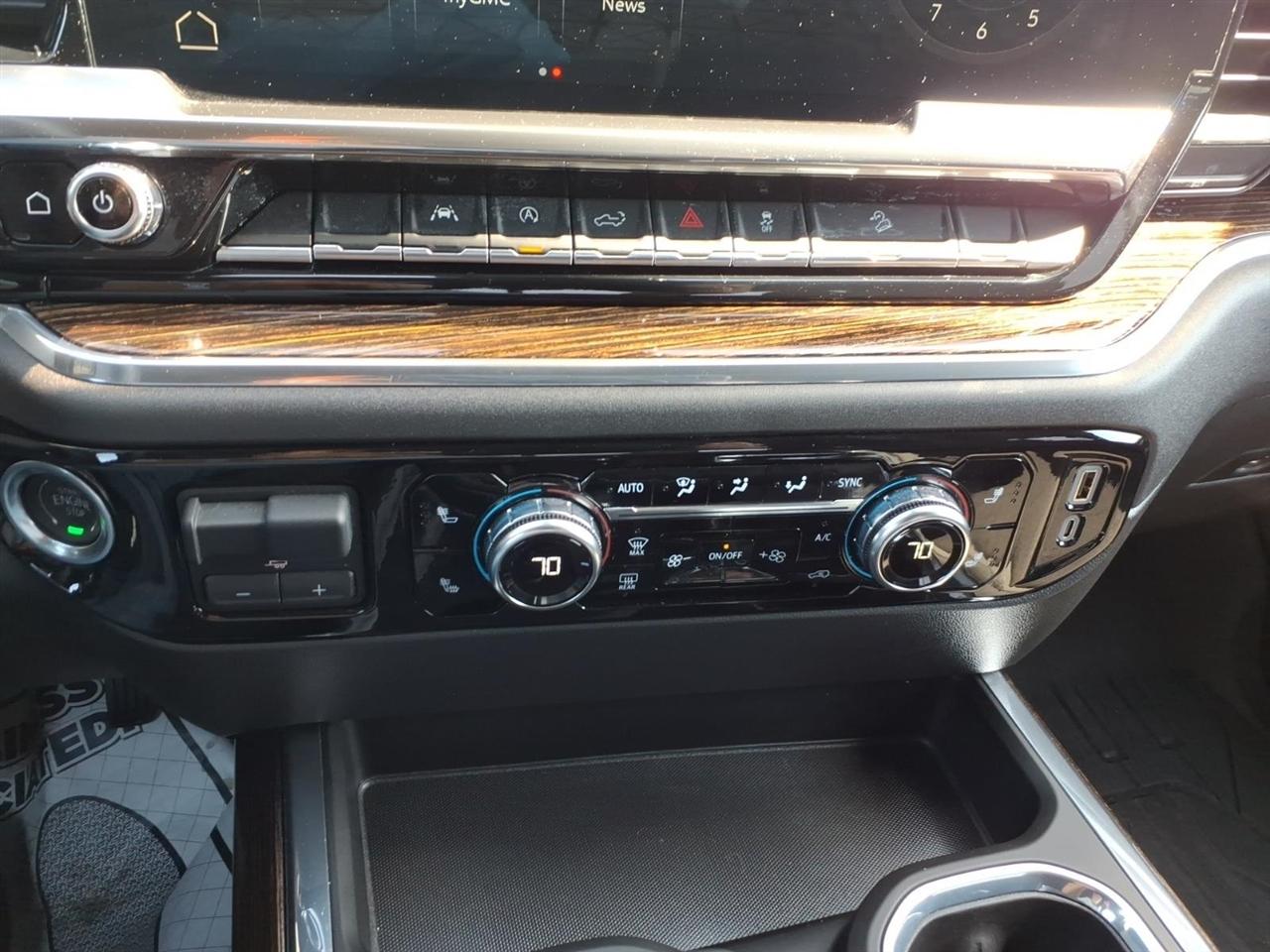 GMC Sierra 1500 4WD Crew Cab 147" Elevation w/3SB 2024