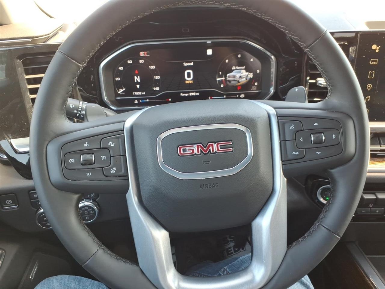 GMC Sierra 1500 4WD Crew Cab 147" Elevation w/3SB 2024