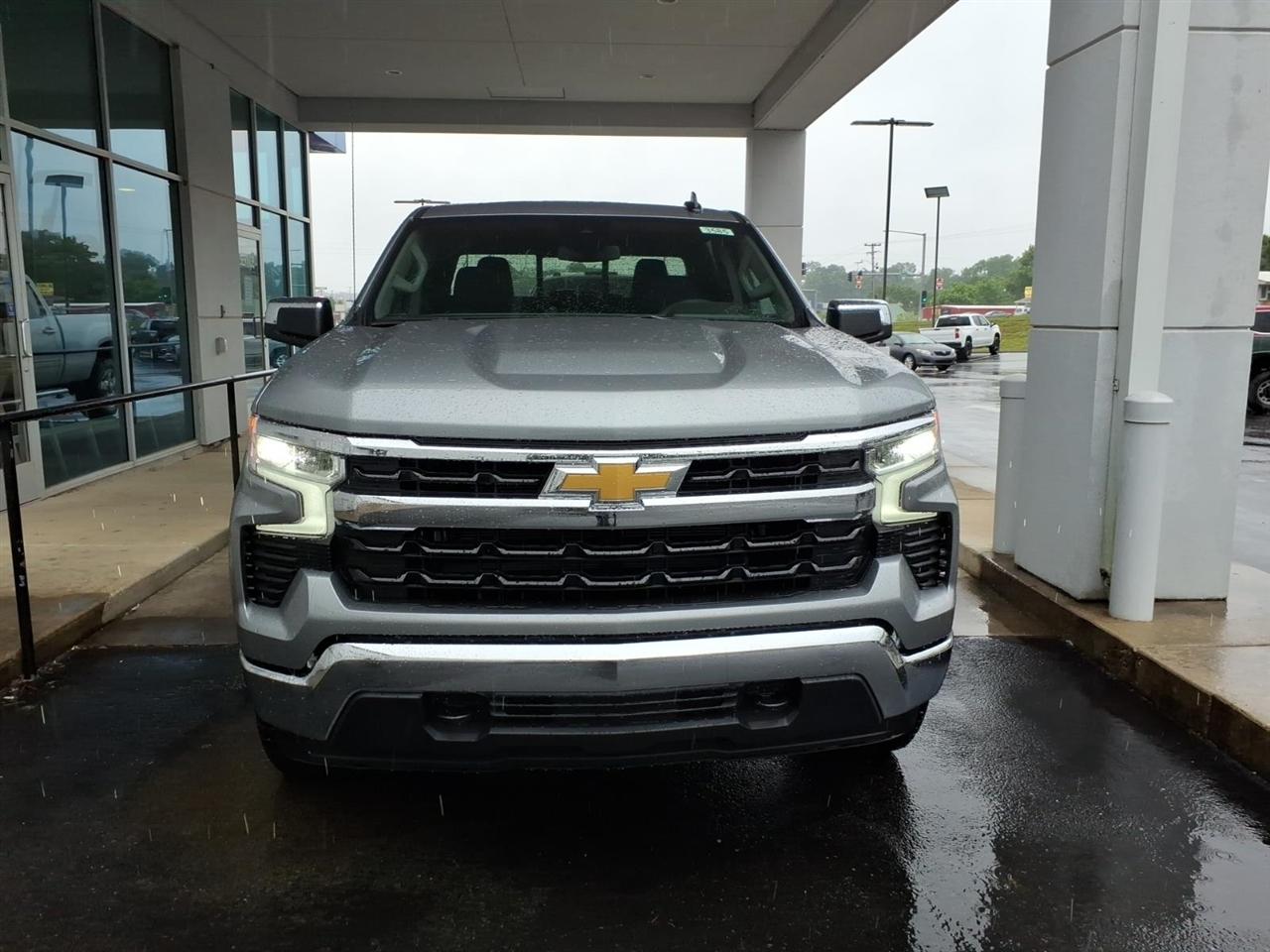 Chevrolet Silverado 1500 4WD Crew Cab 147" LT w/1LT 2026