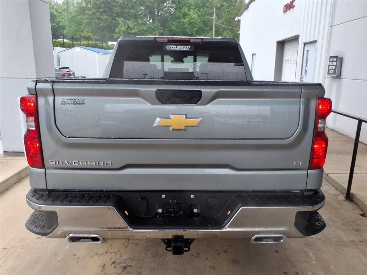 Chevrolet Silverado 1500 4WD Crew Cab 147" LT w/1LT 2026