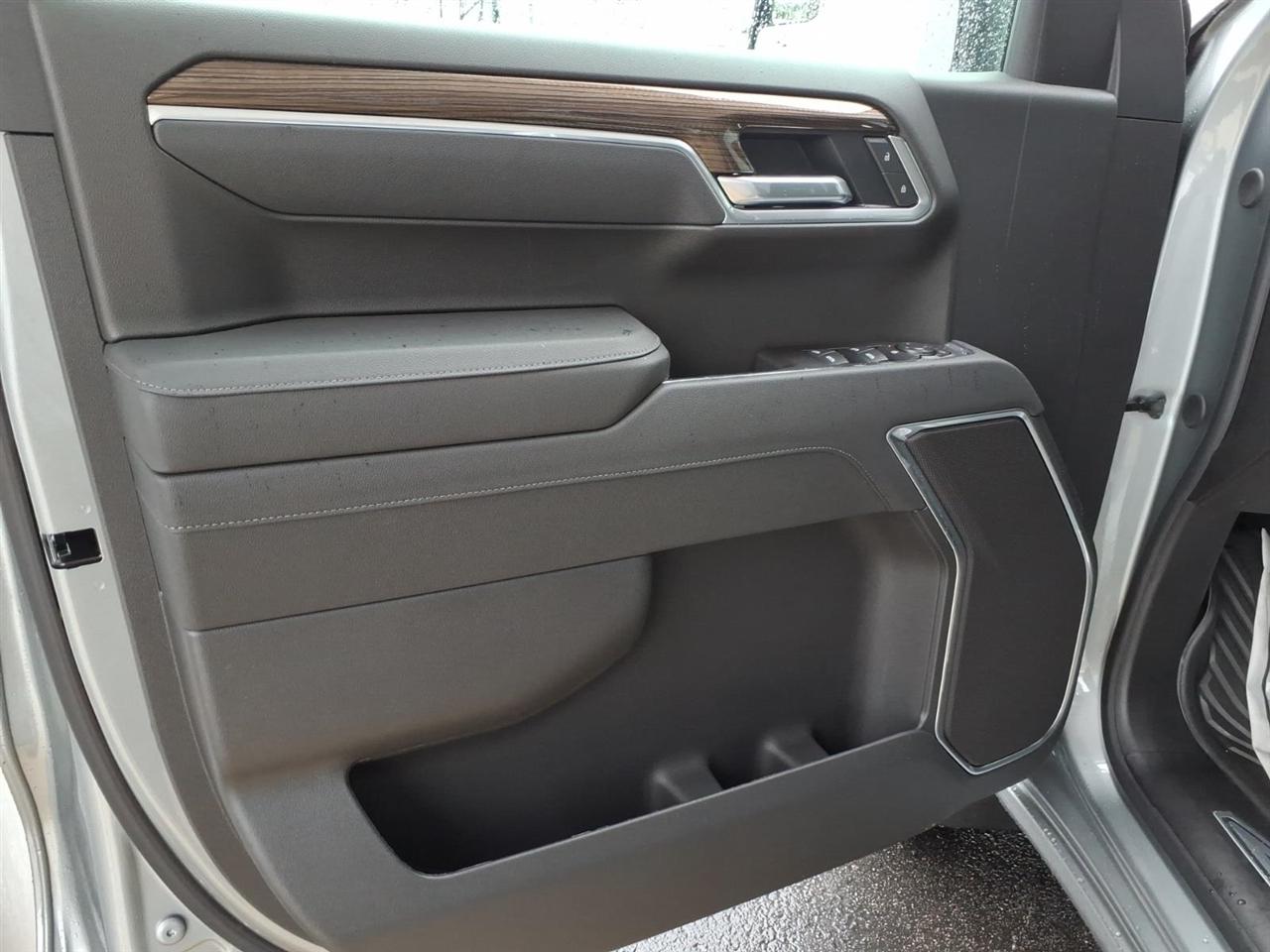 Chevrolet Silverado 1500 4WD Crew Cab 147" LT w/1LT 2026