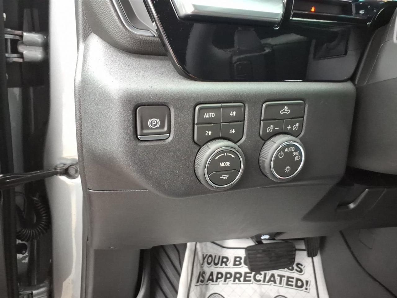 Chevrolet Silverado 1500 4WD Crew Cab 147" LT w/1LT 2026