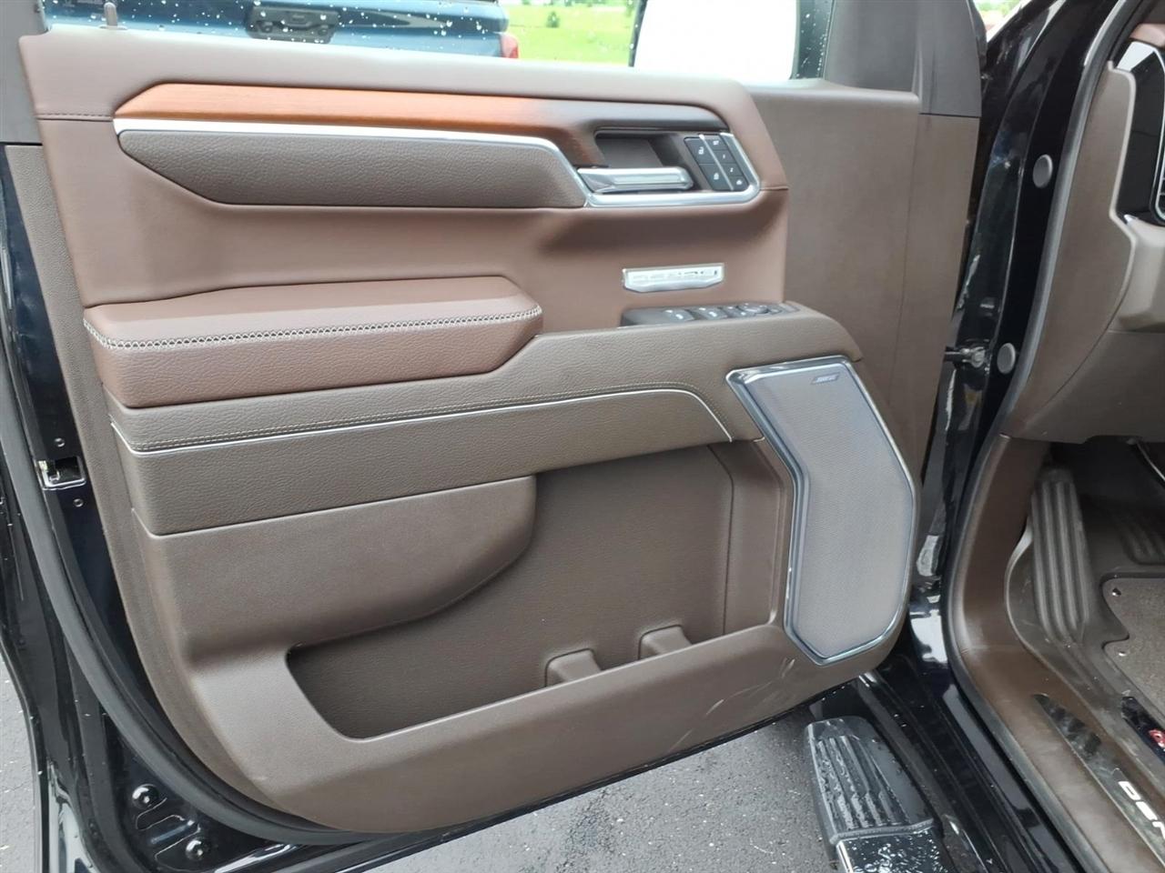GMC Sierra 1500 4WD Crew Cab 147" Denali 2024