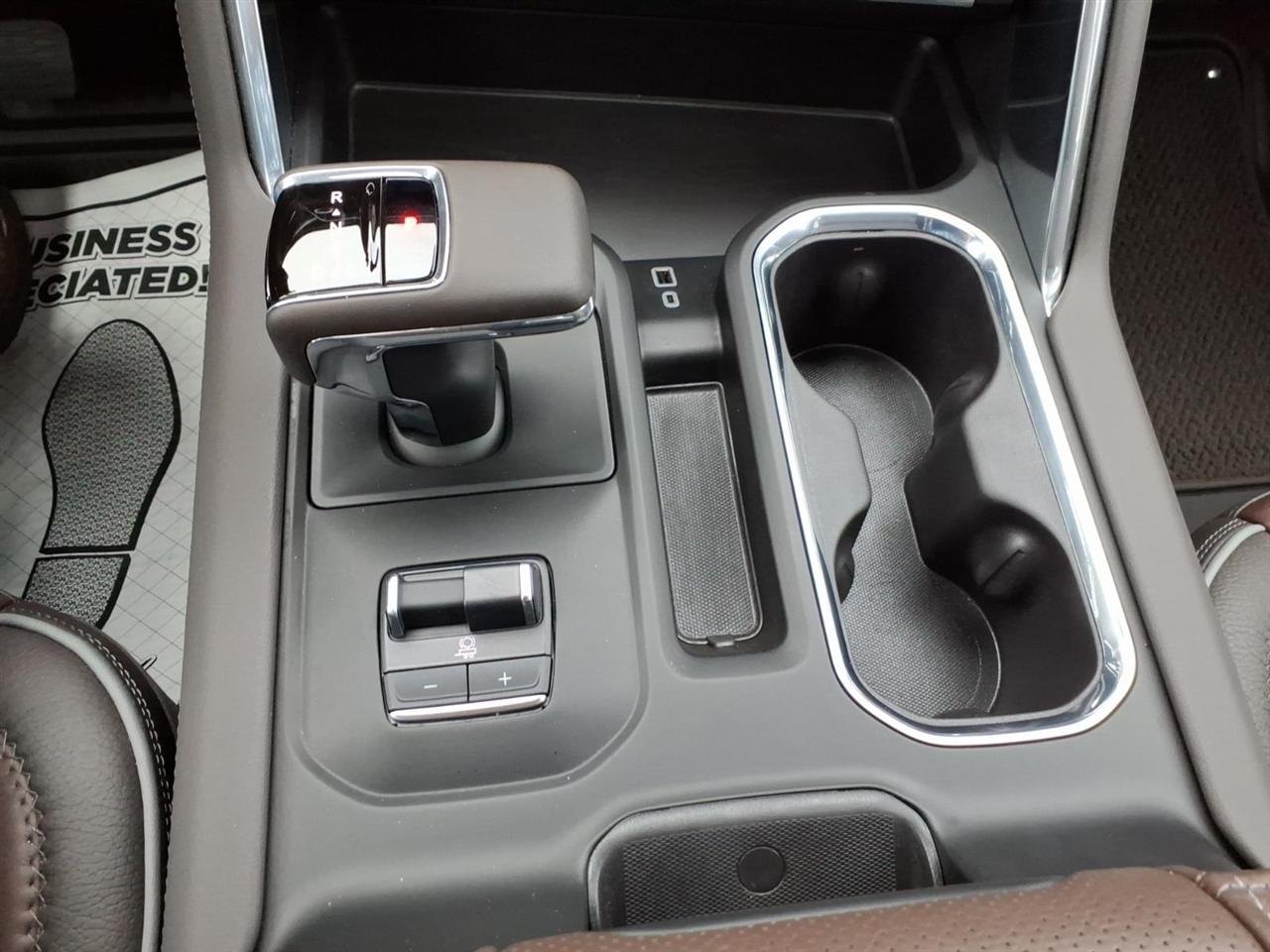 GMC Sierra 1500 4WD Crew Cab 147" Denali 2024