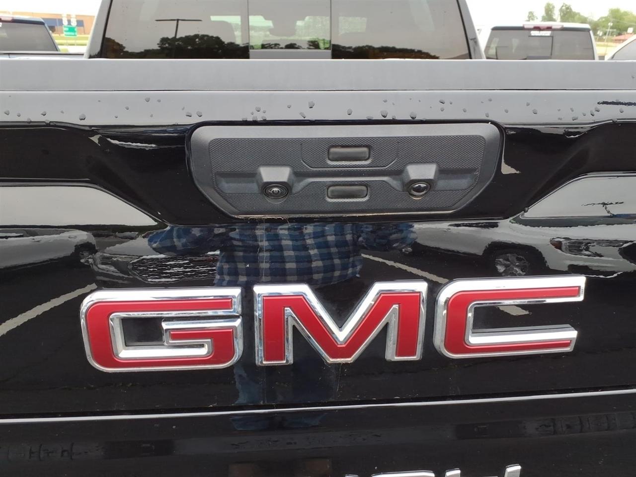 GMC Sierra 1500 4WD Crew Cab 147" Denali 2024