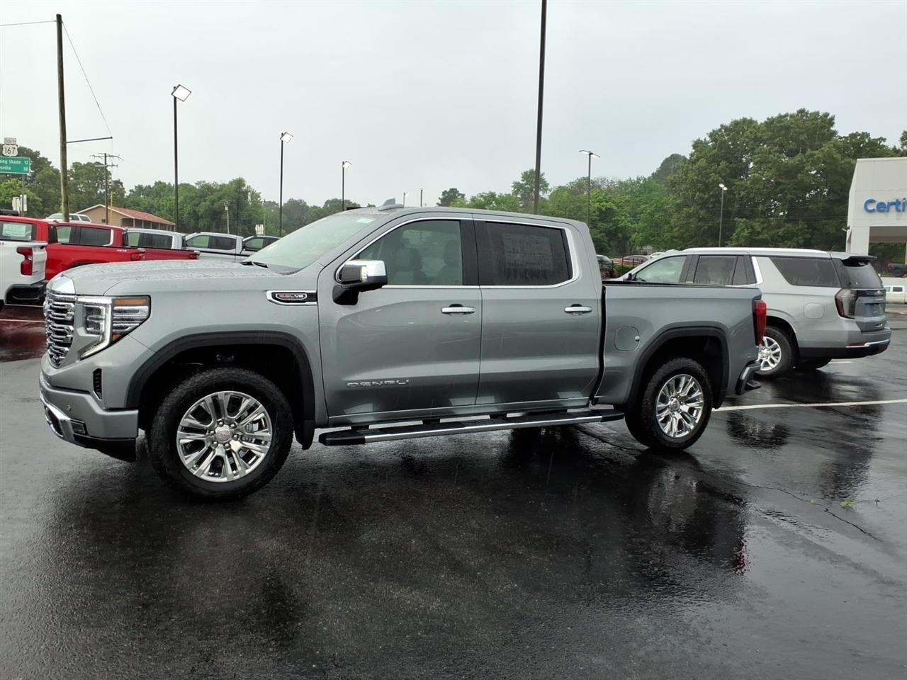 GMC Sierra 1500 4WD Crew Cab 147" Denali 2026