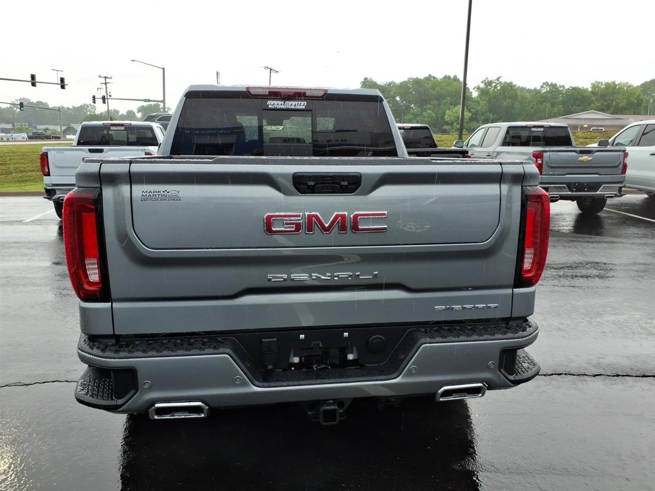GMC Sierra 1500 4WD Crew Cab 147" Denali 2026