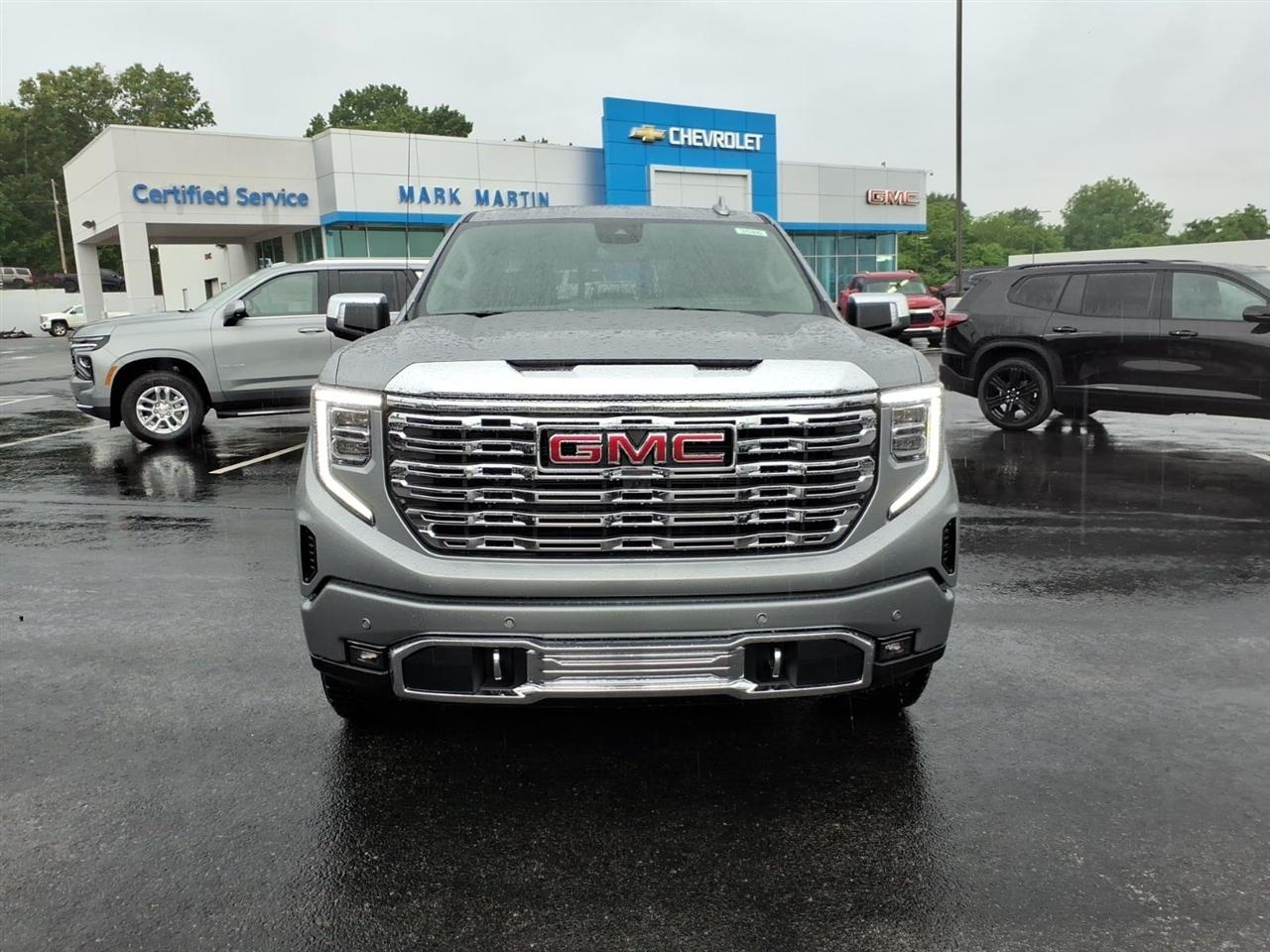 GMC Sierra 1500 4WD Crew Cab 147" Denali 2026