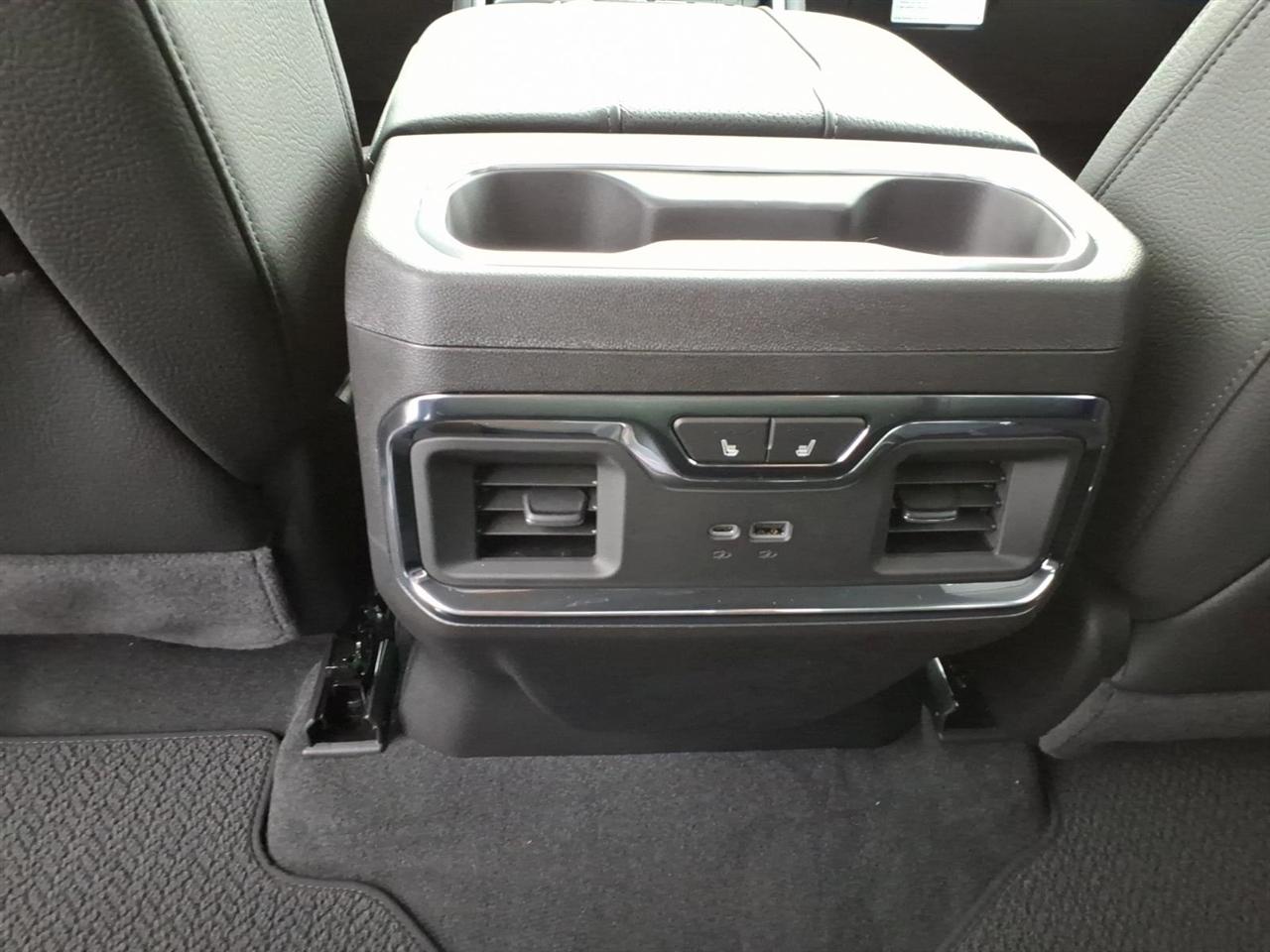 GMC Sierra 1500 4WD Crew Cab 147" Denali 2026