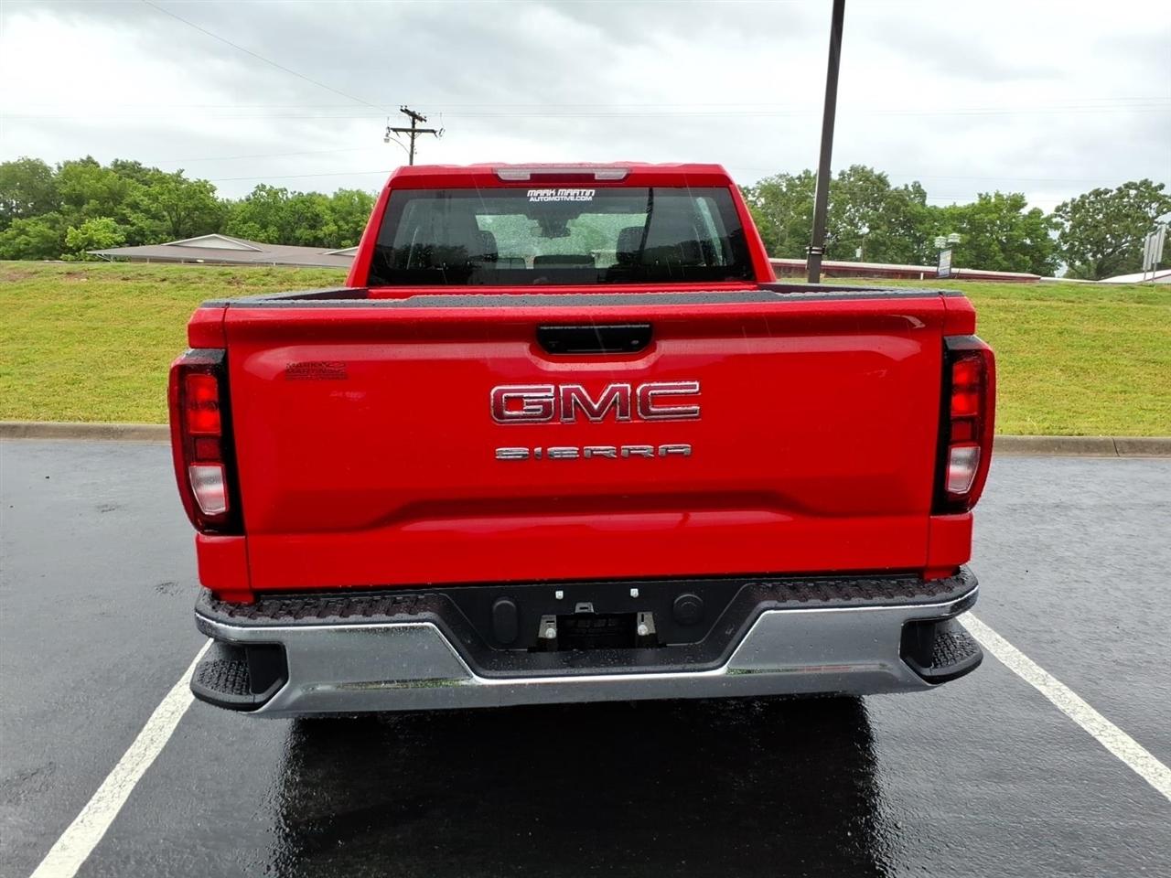 GMC Sierra 1500 4WD Crew Cab 147" Pro 2026