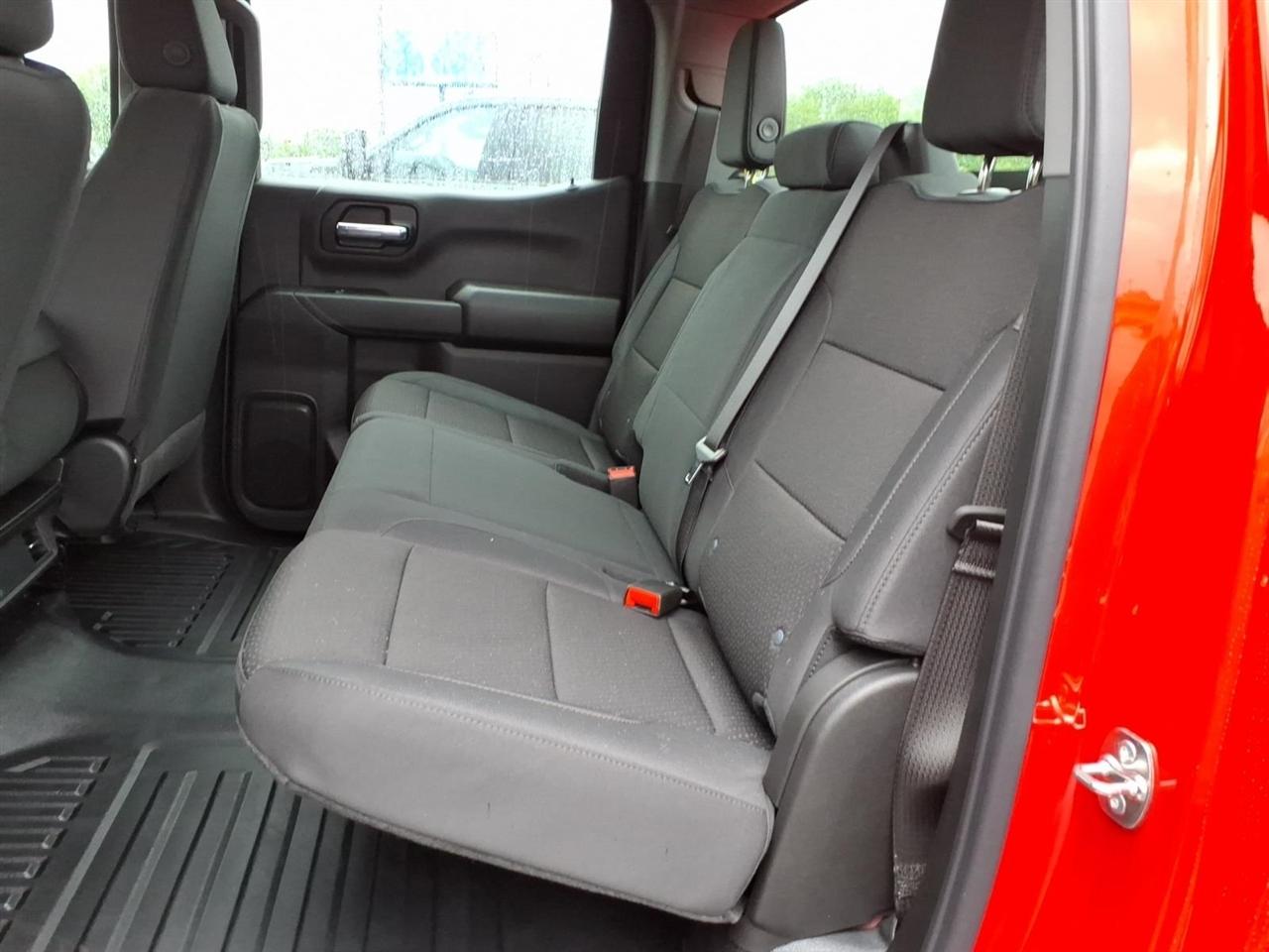 GMC Sierra 1500 4WD Crew Cab 147" Pro 2026