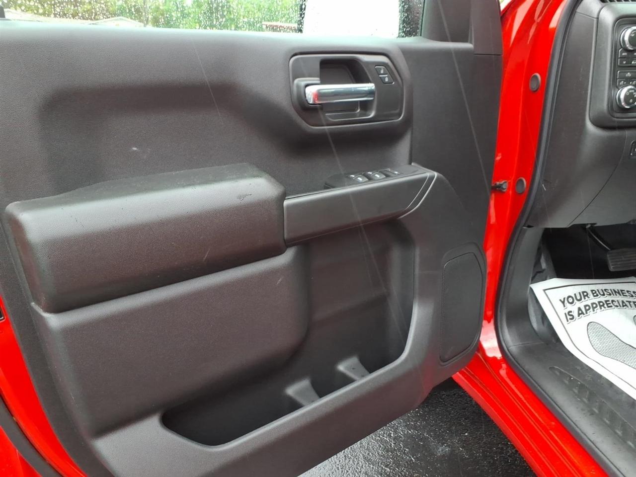 GMC Sierra 1500 4WD Crew Cab 147" Pro 2026