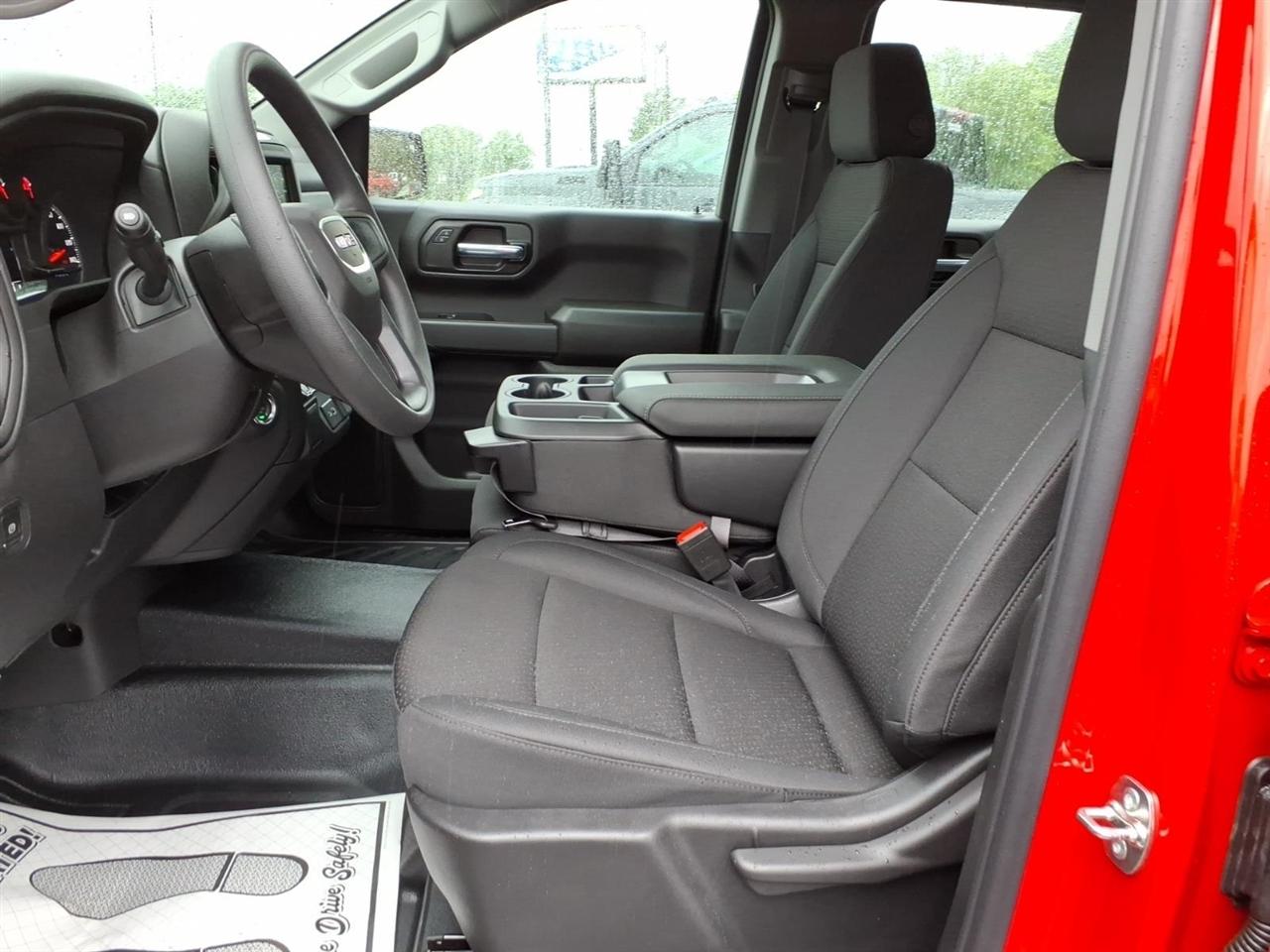 GMC Sierra 1500 4WD Crew Cab 147" Pro 2026