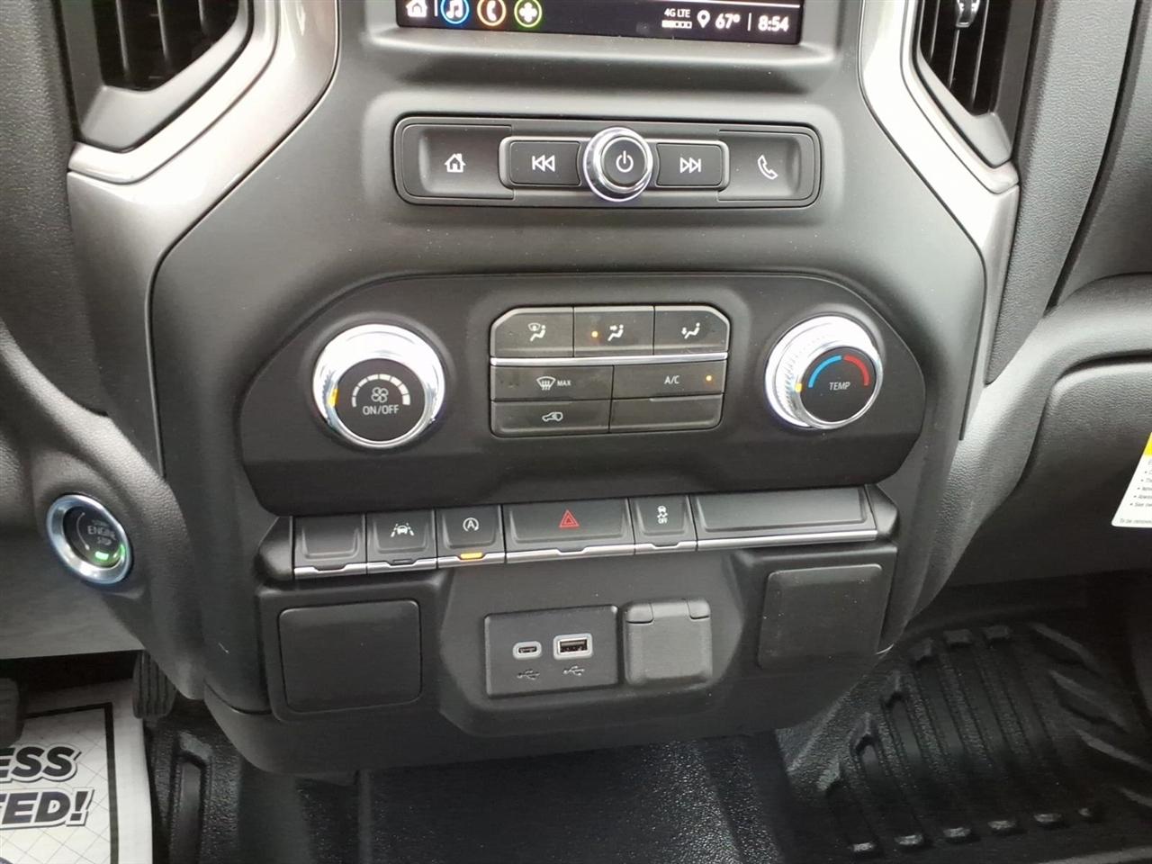 GMC Sierra 1500 4WD Crew Cab 147" Pro 2026