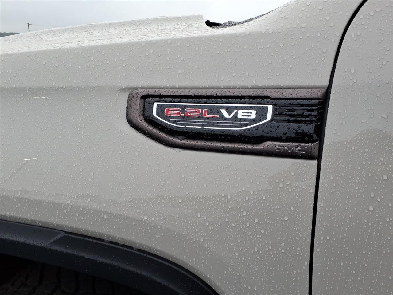 GMC Sierra 1500 4WD Crew Cab 147" AT4X 2026