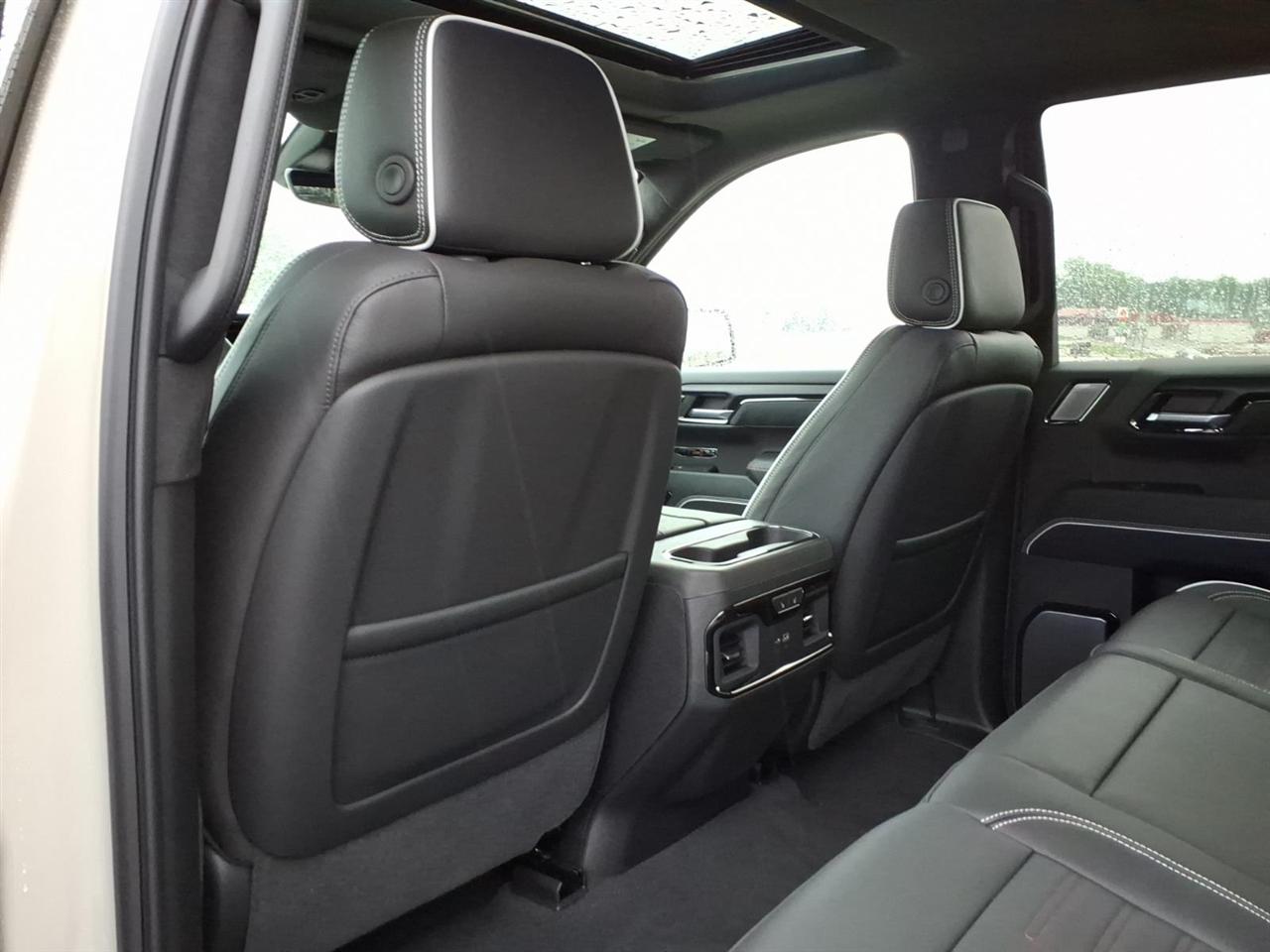 GMC Sierra 1500 4WD Crew Cab 147" AT4X 2026