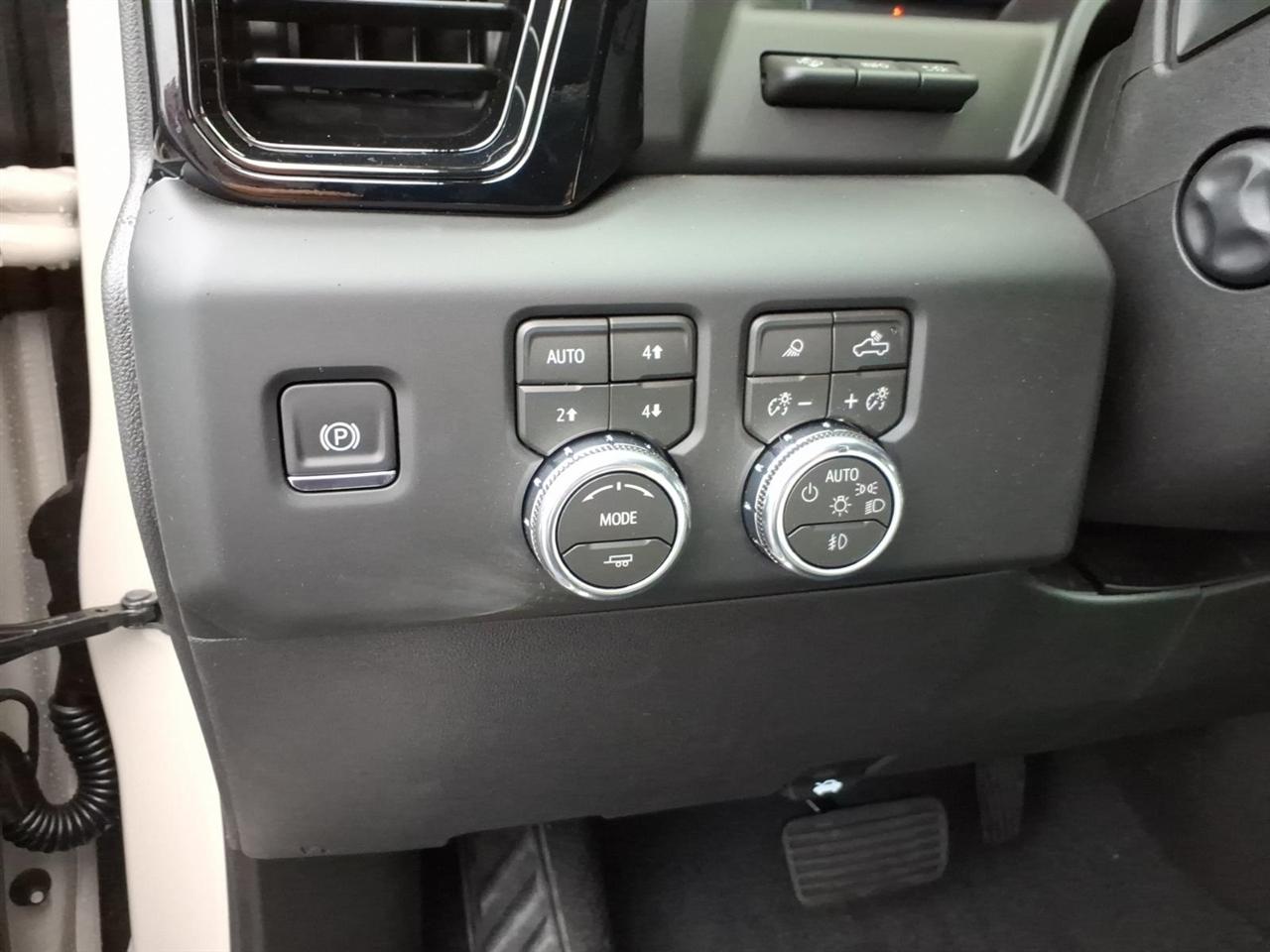 GMC Sierra 1500 4WD Crew Cab 147" AT4X 2026
