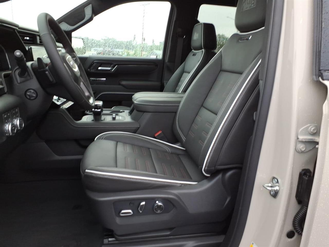 GMC Sierra 1500 4WD Crew Cab 147" AT4X 2026