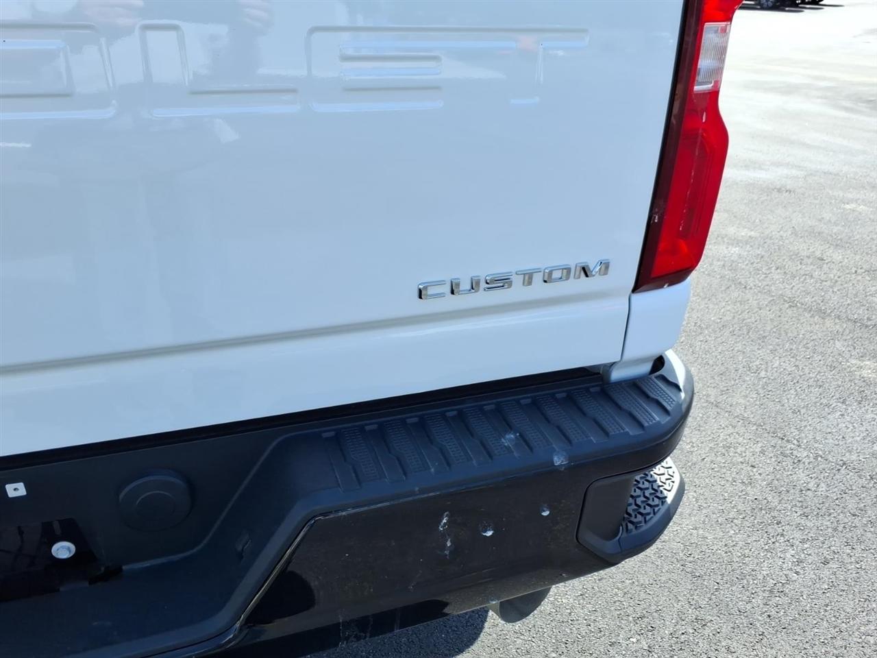Chevrolet Silverado 2500HD 4WD Crew Cab 159" Custom 2021