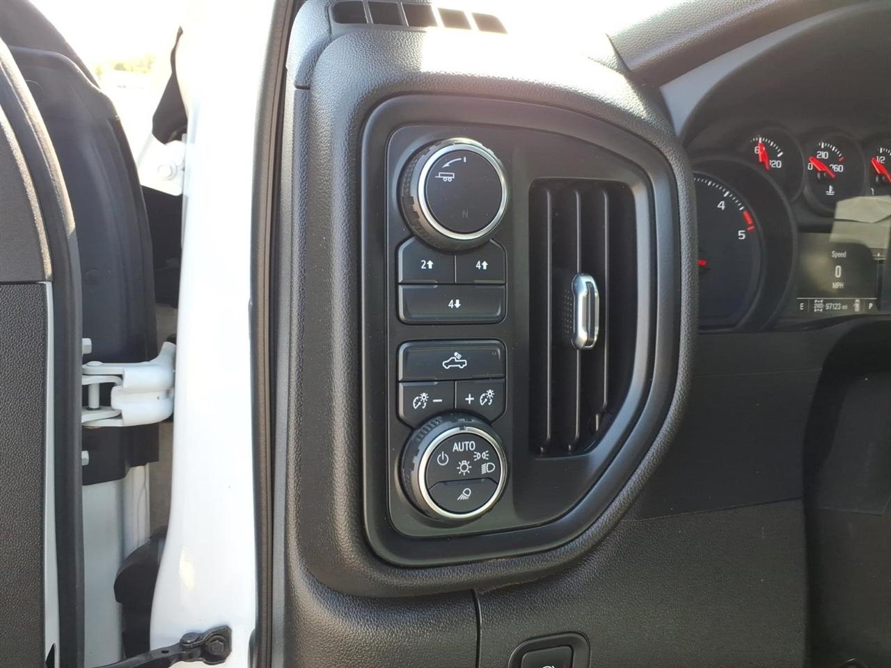 Chevrolet Silverado 2500HD 4WD Crew Cab 159" Custom 2021