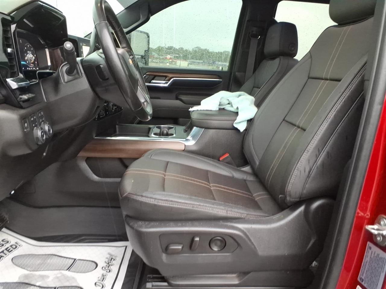 Chevrolet Silverado 2500HD 4WD Crew Cab 159" High Country 2024
