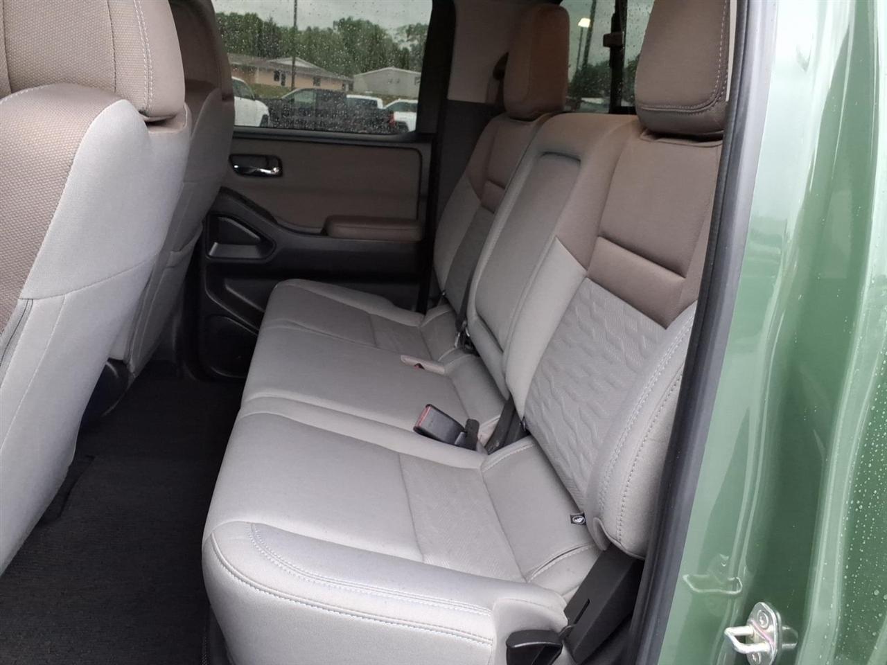 Nissan Frontier Crew Cab 4x4 SV Auto 2023