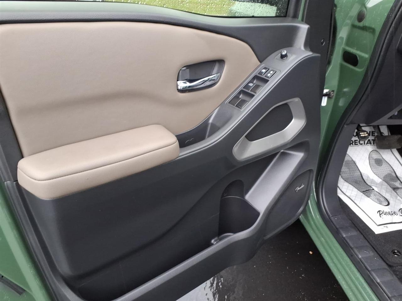 Nissan Frontier Crew Cab 4x4 SV Auto 2023