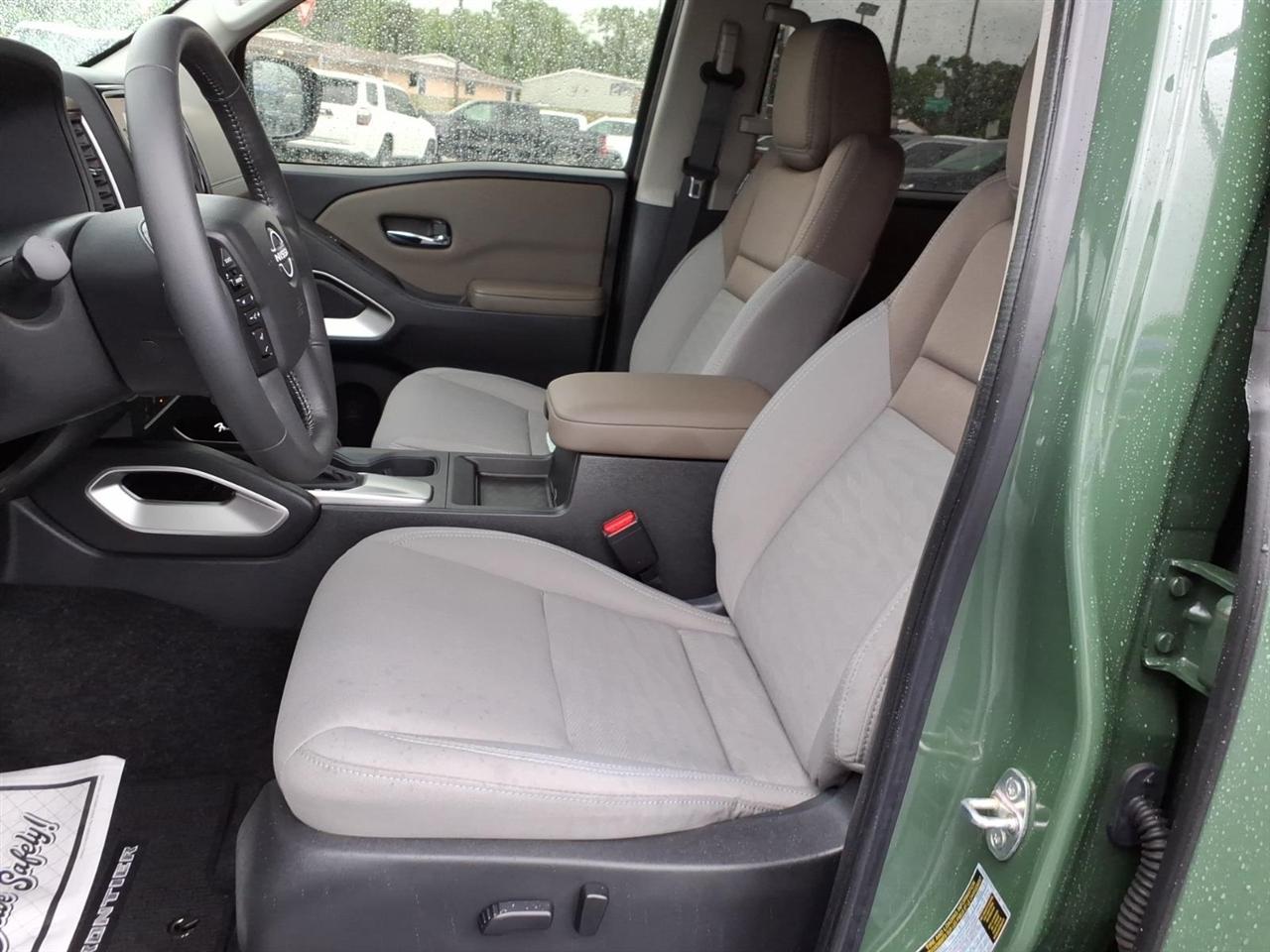 Nissan Frontier Crew Cab 4x4 SV Auto 2023