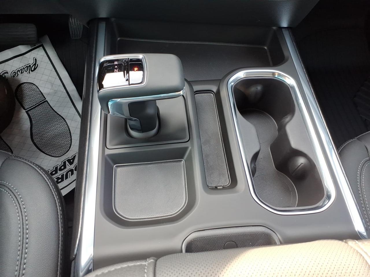 Chevrolet Silverado 1500 4WD Crew Cab 147" LTZ 2026