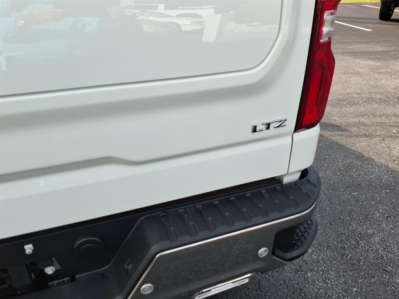 Chevrolet Silverado 1500 4WD Crew Cab 147" LTZ 2026