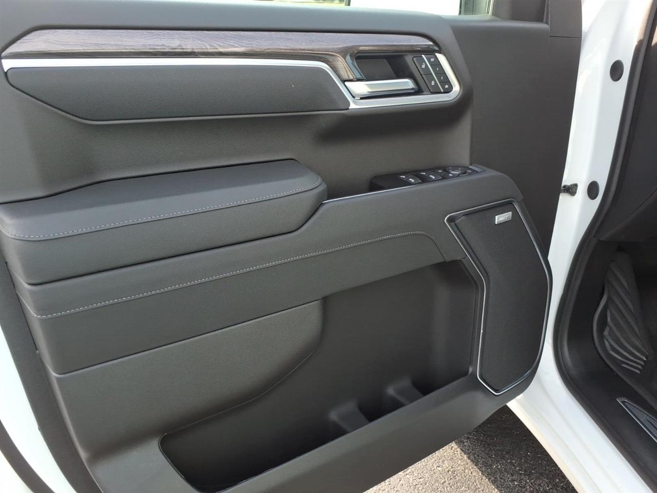 Chevrolet Silverado 1500 4WD Crew Cab 147" LTZ 2026
