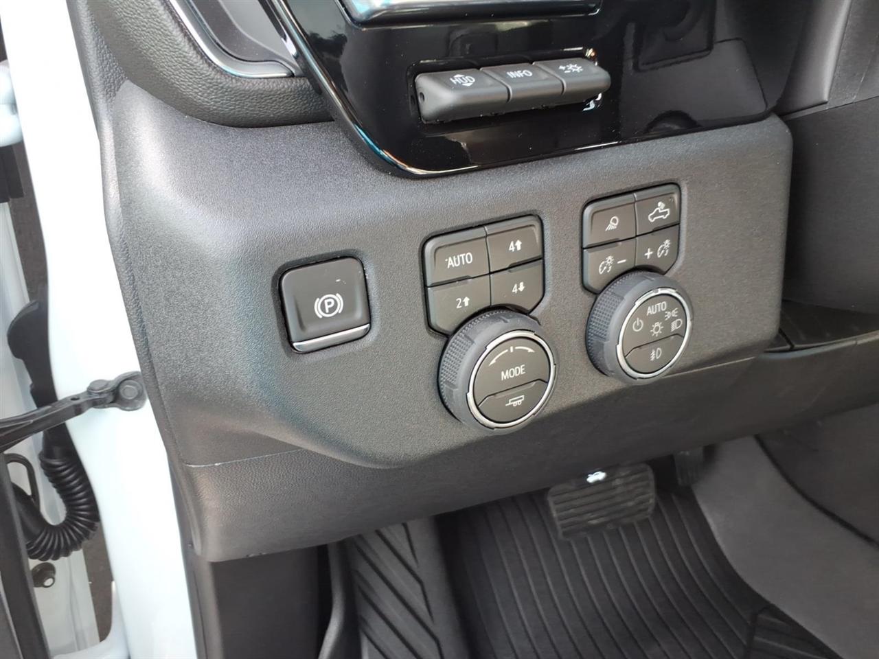 Chevrolet Silverado 1500 4WD Crew Cab 147" LTZ 2026