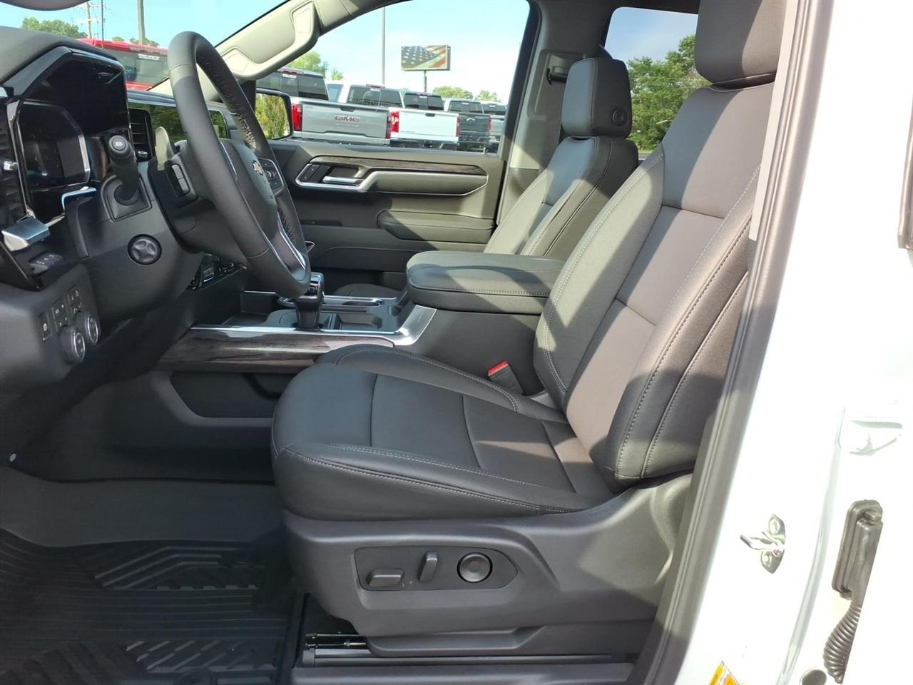 Chevrolet Silverado 1500 4WD Crew Cab 147" LTZ 2026